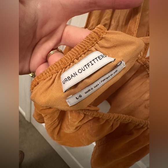 Urban Outfitters Mustard Sleeveless Top - Picture 3 of 3